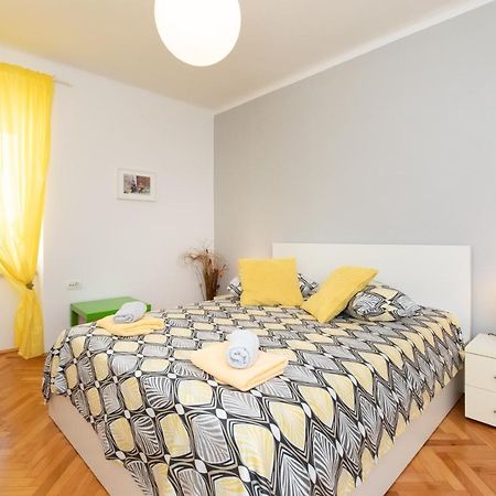 Apartment Portapisana Just 50M From The Beach Krk Town Exterior photo