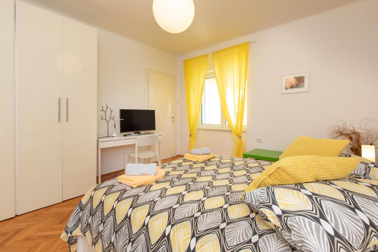 Apartment Portapisana Just 50M From The Beach Krk Town Exterior photo
