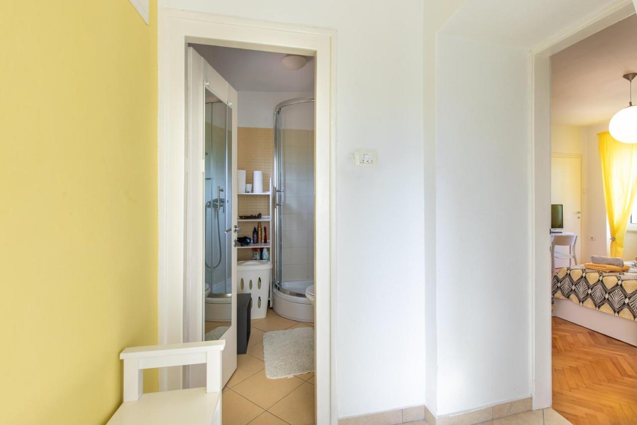 Apartment Portapisana Just 50M From The Beach Krk Town Exterior photo