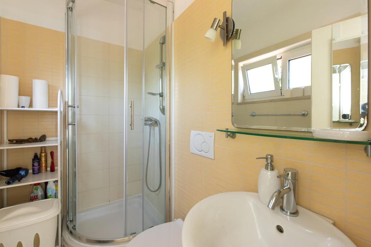 Apartment Portapisana Just 50M From The Beach Krk Town Exterior photo