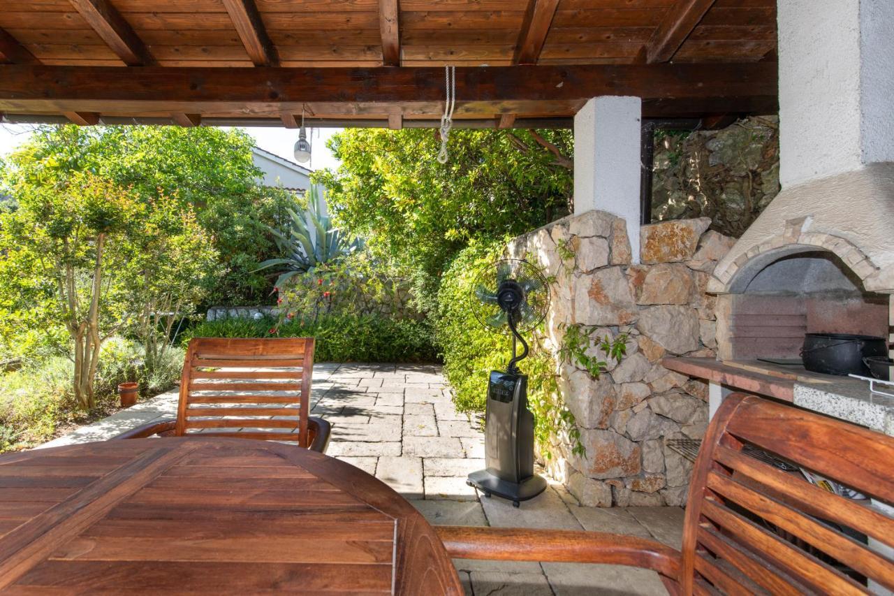 Apartment Portapisana Just 50M From The Beach Krk Town Exterior photo