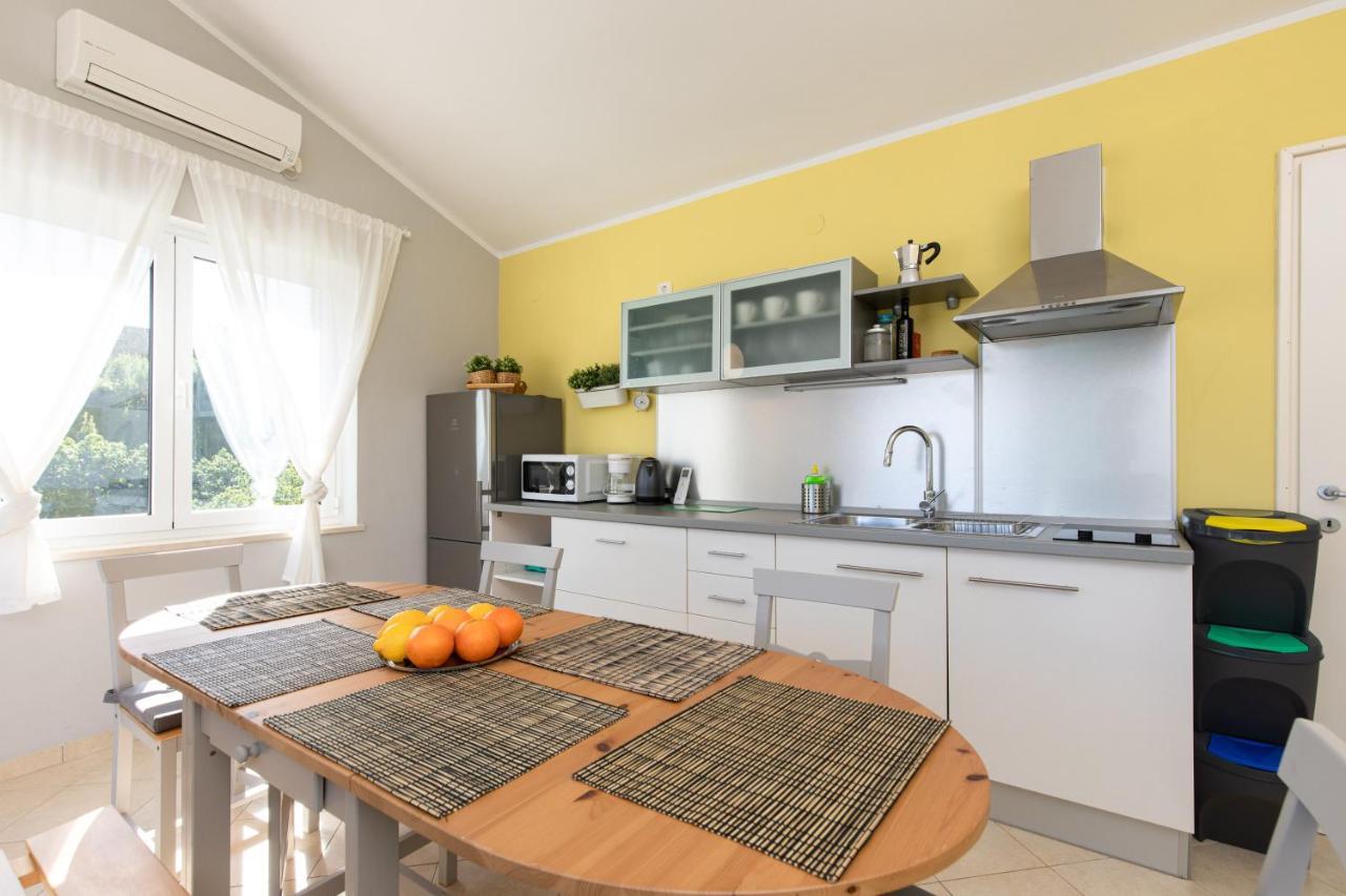 Apartment Portapisana Just 50M From The Beach Krk Town Exterior photo